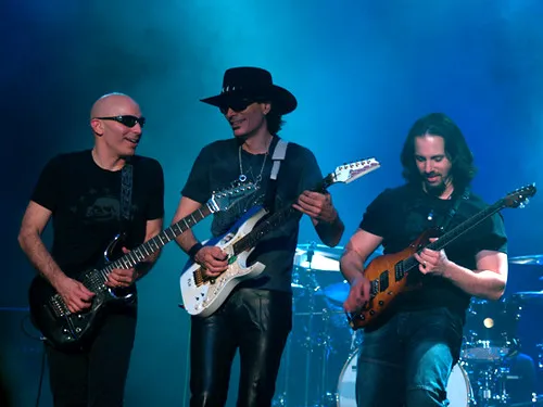 (image by MandyHallMedia: http://www.flickr.com/photos/pixels-bandwidth/3288248739/sizes/m/in/photostream/) Steve Vai and Joe Satriani