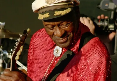 img by: http://commons.wikimedia.org/wiki/File:Chuck_Berry.jpg ChuckBerry3