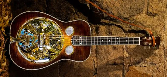 (image by The Knowles Gallery: http://www.flickr.com/photos/theknowlesgallery/5155847912/) clinesmith dobro guitar