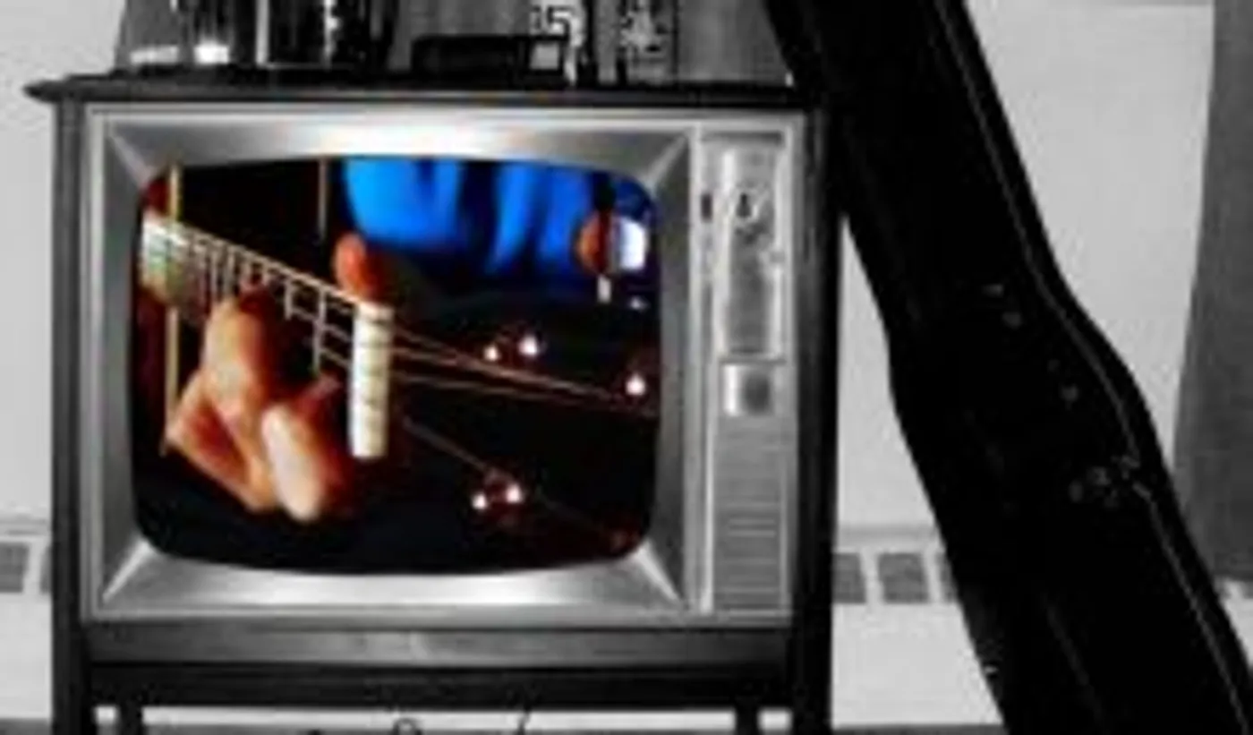 YouTube Guitar Video of the Month (February 2011) - Kelly Rosenthal