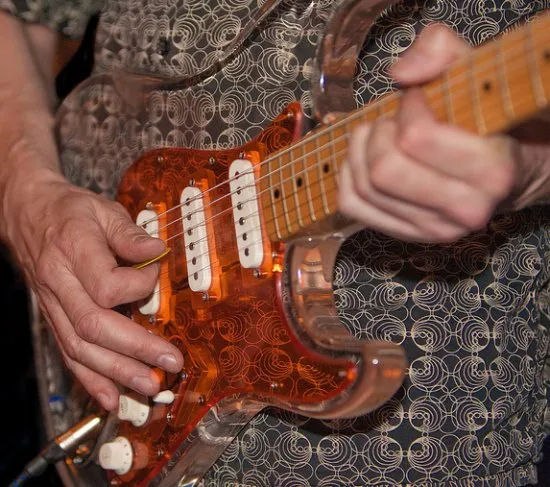 (image by Bengt Nyman: http://www.flickr.com/photos/bnsd/4517818455/) transparent guitar