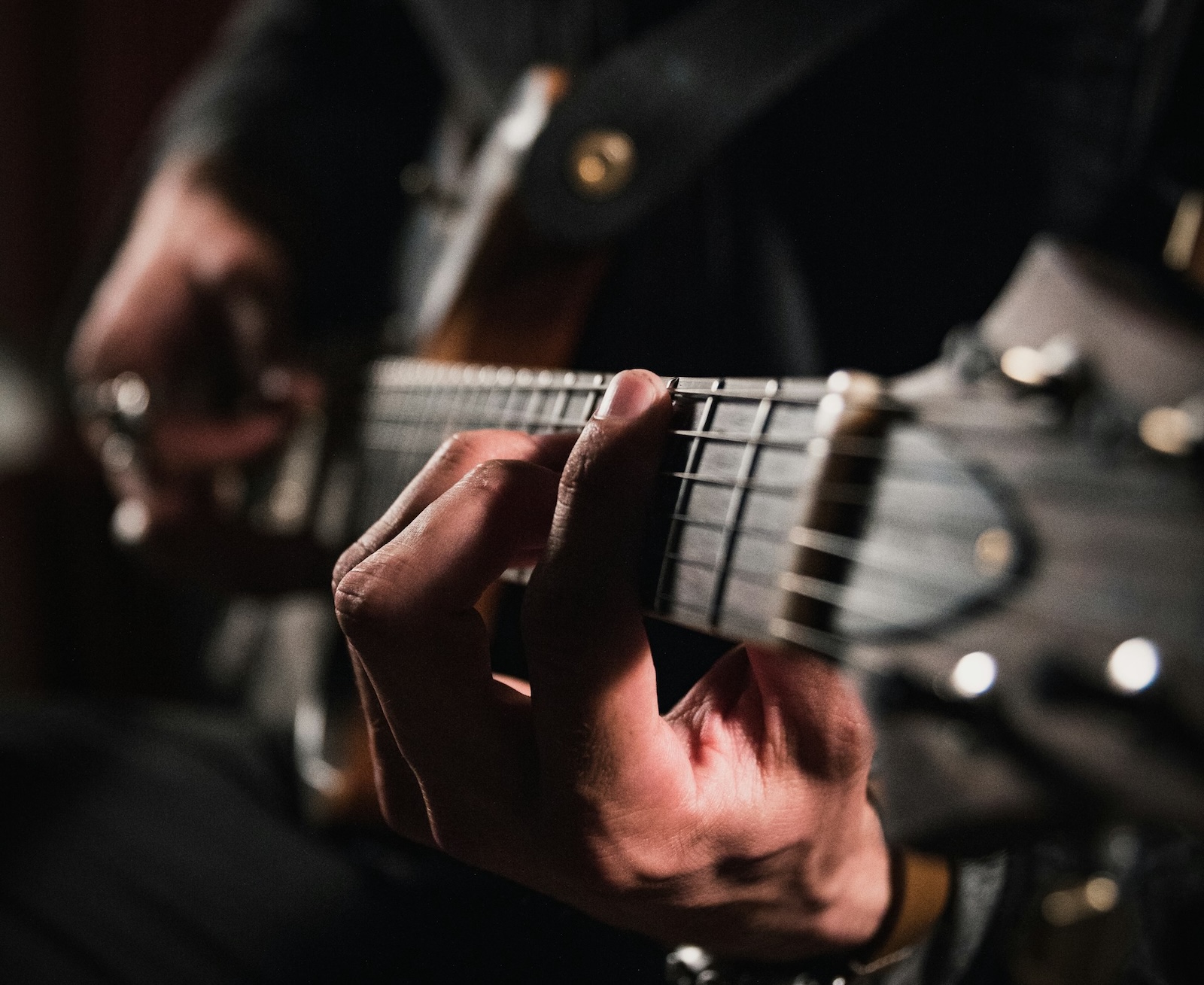 Want to Learn Some Blues Guitar Riffs? Here’s Where to Get Started