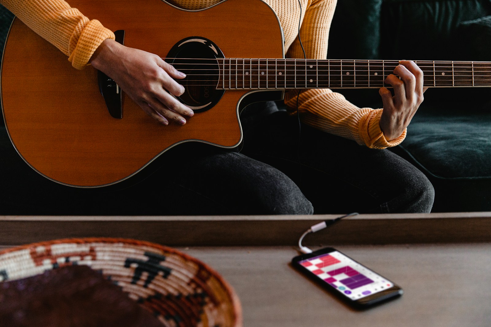14 Great Apps For Learning Guitar